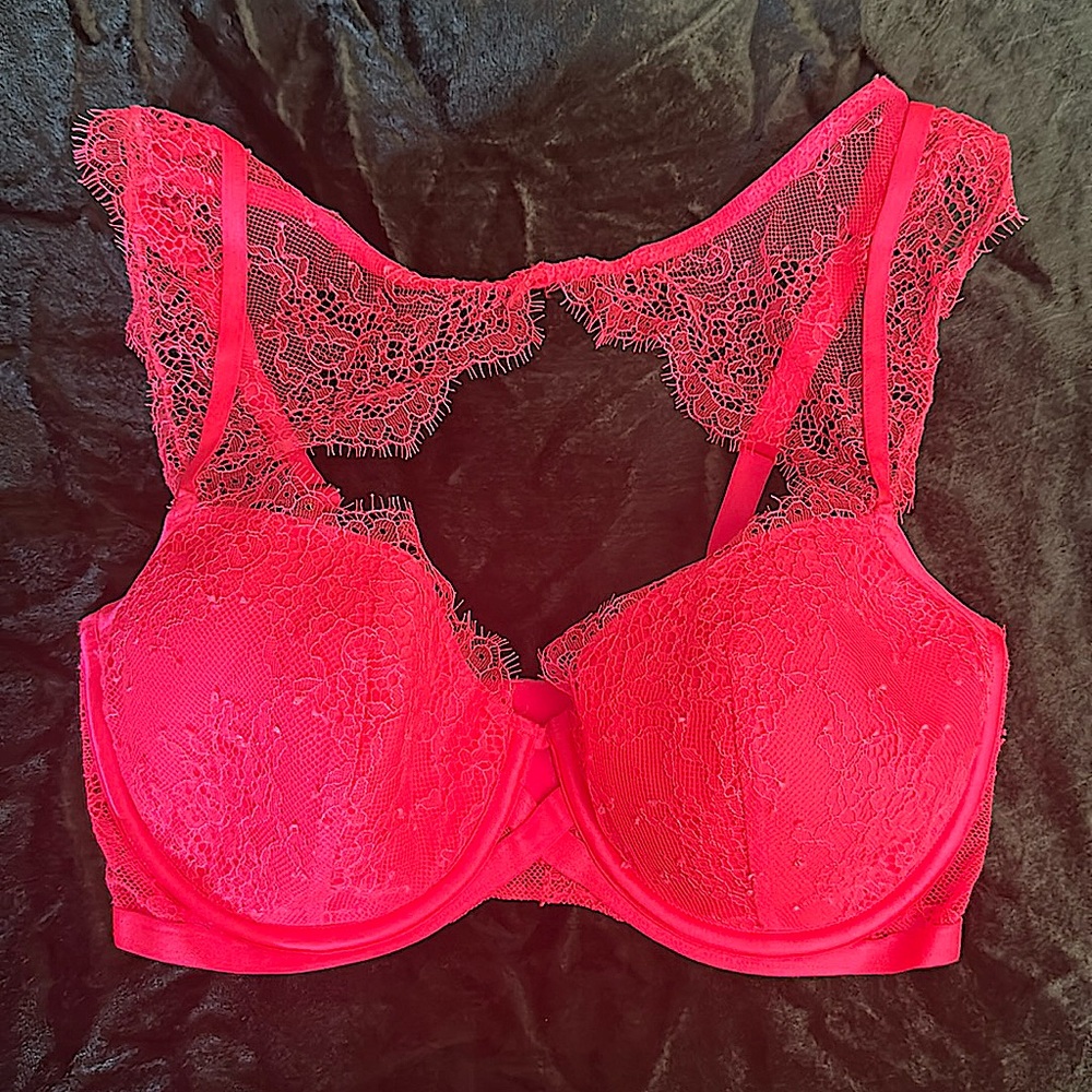 VS Hot Pink Lace Bra